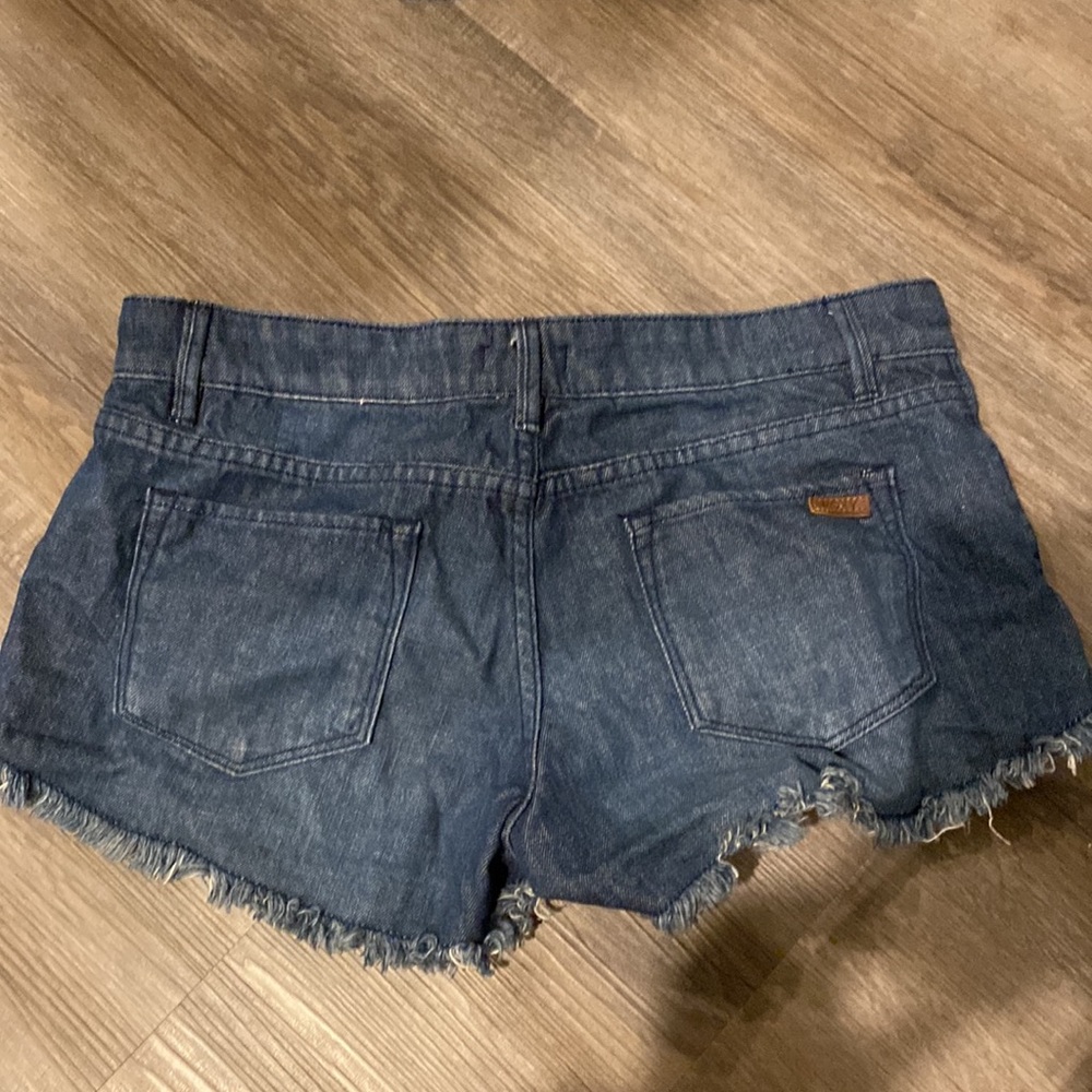 2 Pair Roxy Shorts - Picture 3 of 6